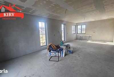 Casă cu 5 camere cu Teren 1100 Mp în Zimandu Nou - 1