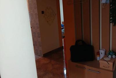 Apartament cu 2 camere decomandat în Micro 18 - 2