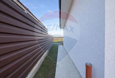 Casă cu 3 camere cu Teren 254 Mp în Valu lui Traian - 9