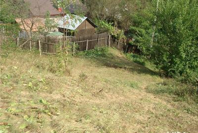 Teren de 1556 mp, în Călimănești - 2