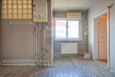 Apartament cu 2 camere decomandat în 13 Decembrie - 7