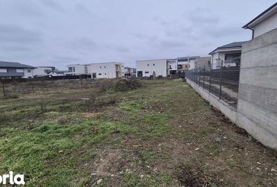 Teren de 1000 mp, în Central - 3