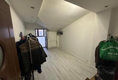Apartament cu 3 camere decomandat, mobilat în Rovine - 8