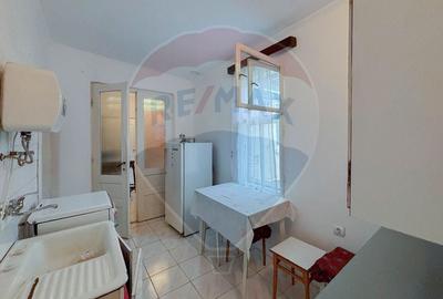 Casa / Vila cu 5 camere de vanzare in Alesd zona Ultracentral - 10