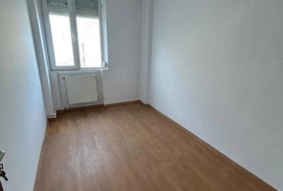 De vanzare apartament cu 3 camere si balcon, complet renovat, etaj intermediar - 4