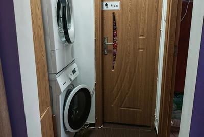 Apartament cu 3 camere semidecomandat, mobilat în Central