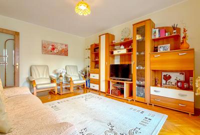 Apartament cu 3 camere decomandat, mobilat în Tractorul - 1