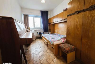 Apartament cu 4 camere decomandat în Central - 1