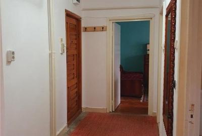 Apartament doua camere, decomandat, etaj unu, CT termopan, bloc anvelopat Zimbru - 5