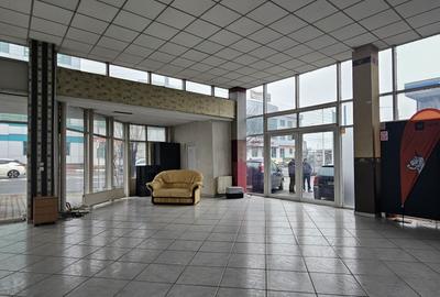 Inchiriez spatiu comercial , pretabil showroom, 140m,open space+7parcari,central - 3