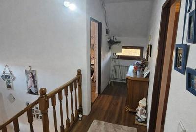 Casă cu 4 camere cu Teren 400 Mp în Central - 9