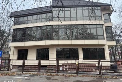 Spațiu comercial, de 380 mp, în Titan - 2