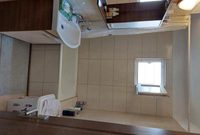 Apartament cu 3 camere decomandat în Central - 3