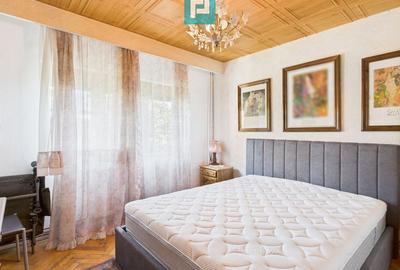 Apartament cu 3 camere decomandat în Podgoria