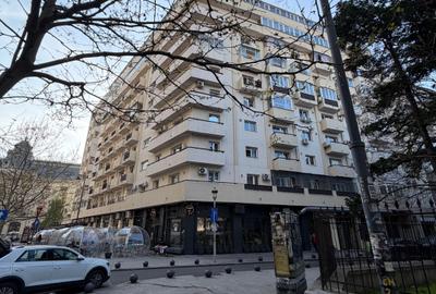 Apartament cu 3 camere semidecomandat în Universitate