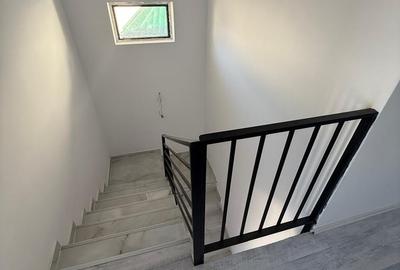 Casă cu 5 camere cu Teren 304 Mp în Măgurele - 4