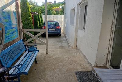 Casă cu 4 camere în Lumina