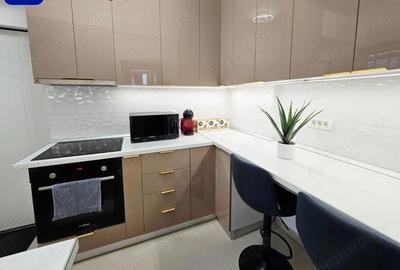 Apartament cu 4 camere semidecomandat în Unirii - 2