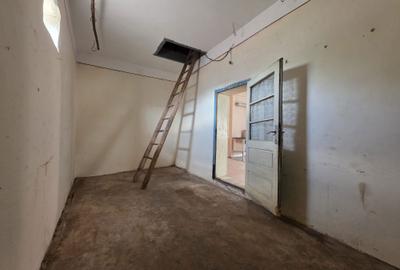 Casă cu 4 camere în Inău - 3