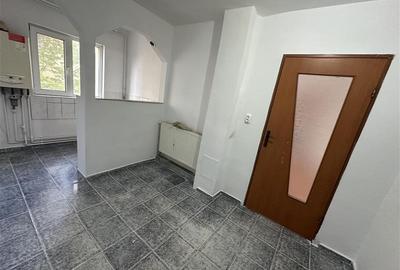 Etaj 2 bloc izolat cu centrala proprie - 10