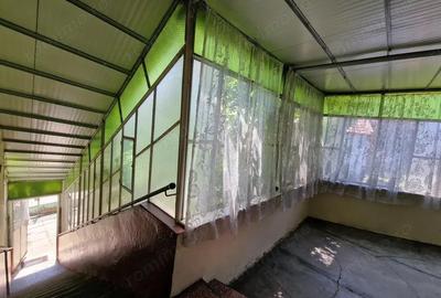 Apartament cu 3 camere în Traian