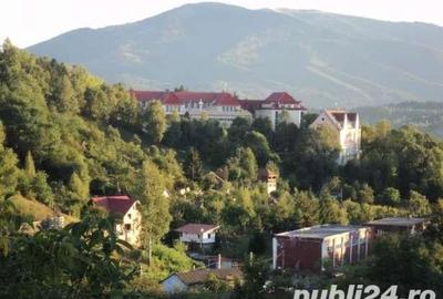 Teren de 7350 mp, în Petros - 1