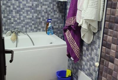 Apartament cu 2 camere decomandat în Runcu