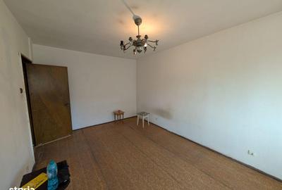 Apartament cu 3 camere decomandat în Tei - 5