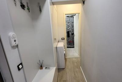 Proprietar inchiriez garsoniera 34 mp - 2