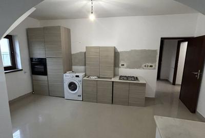 Casă cu 4 camere cu Teren 1090 Mp în Central - 12