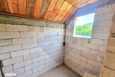 Casă cu 6 camere cu Teren 1476 Mp în Strugari - 20