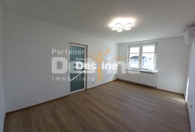 Apartament cu 2 camere decomandat în Roman - 5