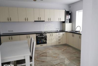 Casă cu 4 camere cu Teren 300 Mp în Central - 9