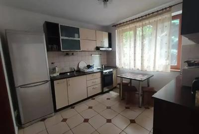 Casă cu 5 camere cu Canalizare în Central - 10