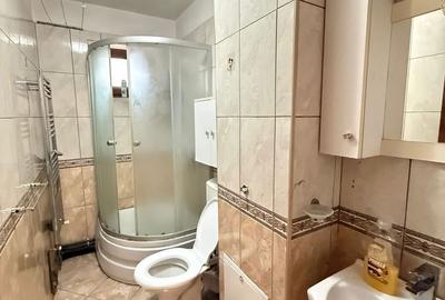 Apartament cu 3 camere semidecomandat în Craiovița Nouă - 2