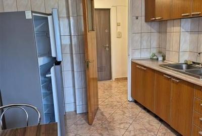 Bucur Obor- metrou la  1 minut - pe Calea Mosilor - 4