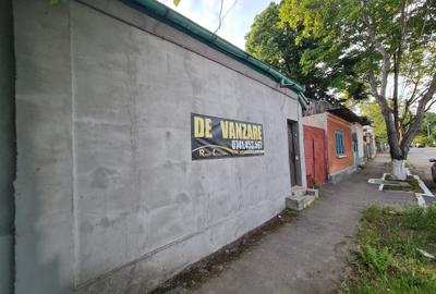 Casă cu 4 camere cu Canalizare în Central - 2