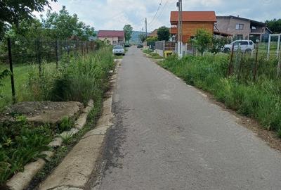 Teren de 1350 mp, în Tureni - 2