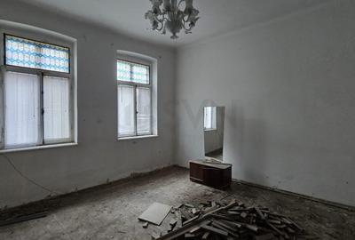 Casă individuală cu 4 camere cu Canalizare în P-ța Victoriei - 3