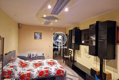 Apartament cu 3 camere decomandat în Gară - 2