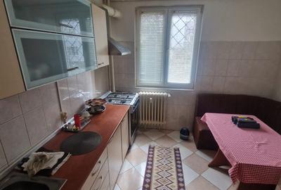Apartament cu 3 camere decomandat în Drumul Taberei - 1