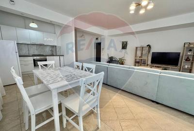 Apartament cu 3 camere decomandat, mobilat în Central