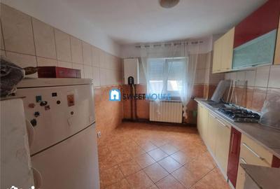 Apartament cu 3 camere semidecomandat în Central - 3
