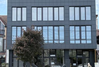 Spațiu comercial, de 240 mp, în Central - 3