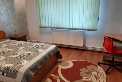 Apartament cu 4 camere decomandat în Central - 4