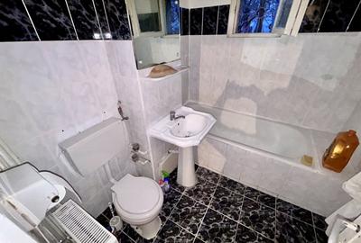 Apartament cu 3 camere decomandat în 9 Mai - 7