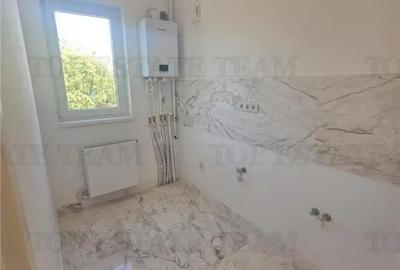Apartament cu 3 camere decomandat în Păcii