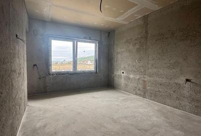Casă cu 4 camere în Central - 2