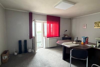 Apartament cu 3 camere decomandat în P-ța Muncii - 1