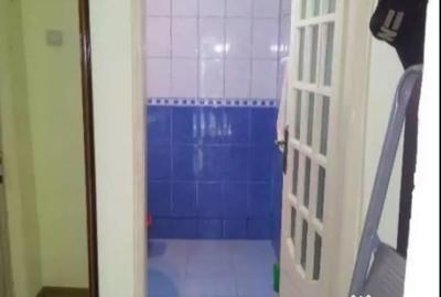 Casă cu 10 camere cu Teren 100 Mp în Central - 1